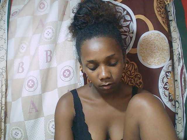 Little-sexy live cam on BongaCams