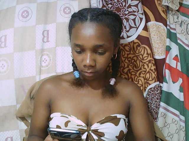 Little-sexy live cam on BongaCams
