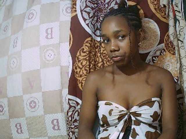 Little-sexy live cam on BongaCams