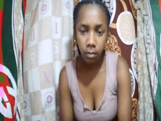 Little-sexy live cam on BongaCams