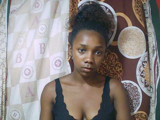 Little-sexy live cam on BongaCams
