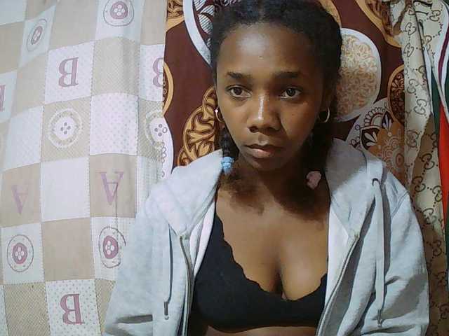 Little-sexy live cam on BongaCams
