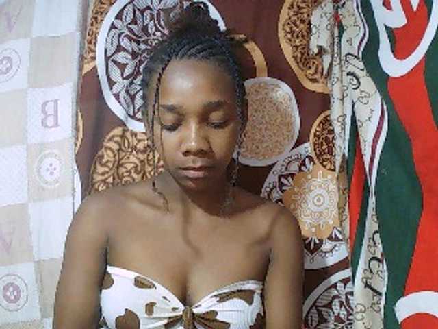 Little-sexy live cam on BongaCams