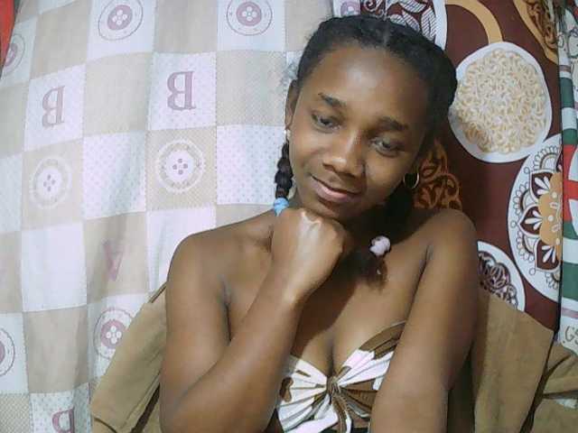 Little-sexy live cam on BongaCams