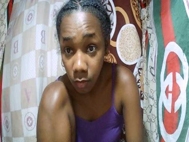 Little-sexy live cam on BongaCams