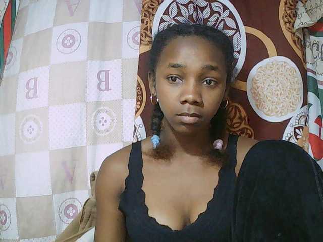 Little-sexy live cam on BongaCams