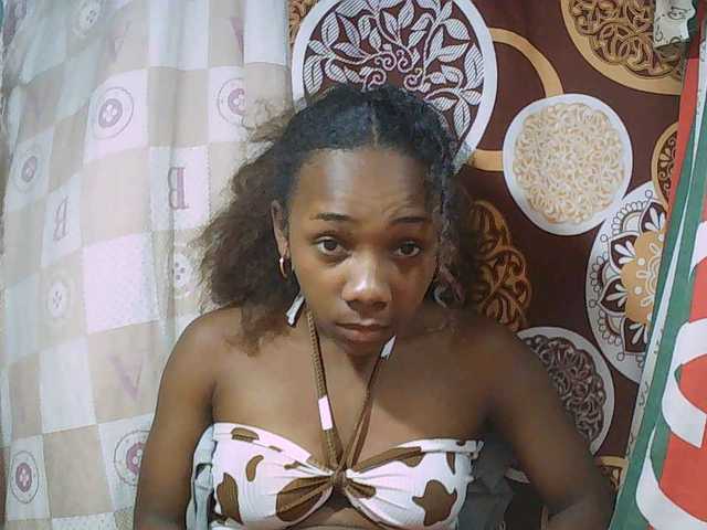 Little-sexy live cam on BongaCams