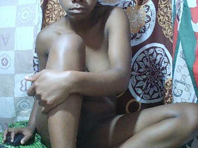 Little-sexy live cam on BongaCams
