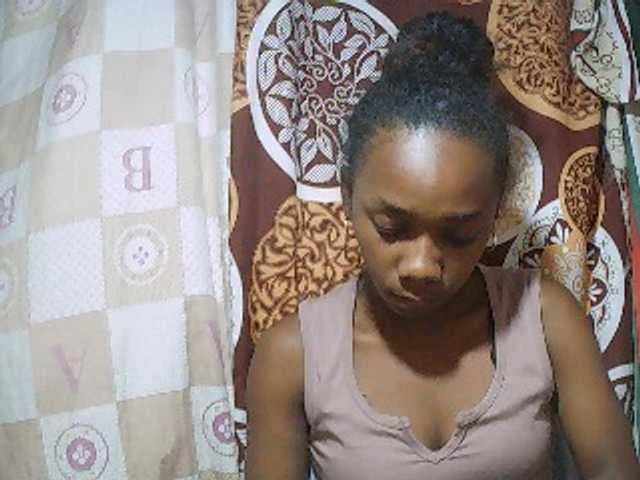 Little-sexy live cam on BongaCams