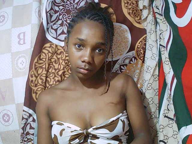 Little-sexy live cam on BongaCams
