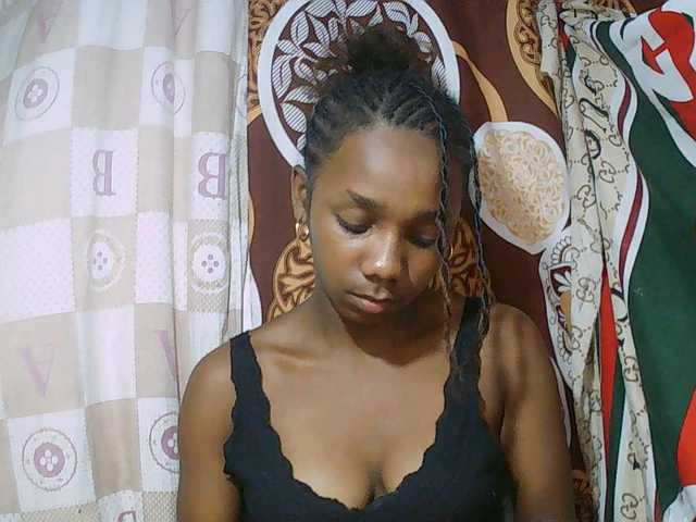 Little-sexy live cam on BongaCams