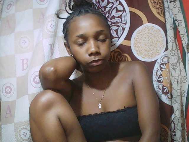 Little-sexy live cam on BongaCams