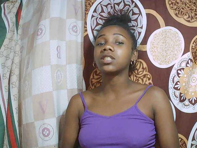 Little-sexy live cam on BongaCams