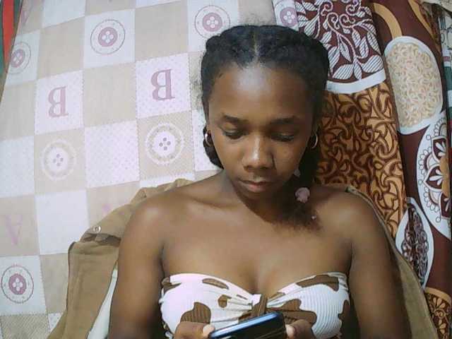 Little-sexy live cam on BongaCams