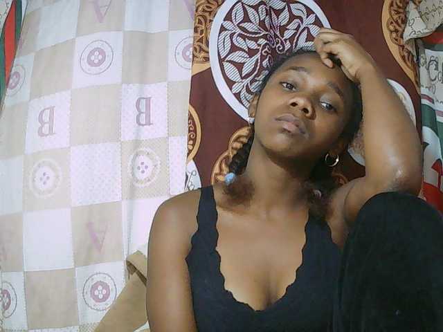 Little-sexy live cam on BongaCams