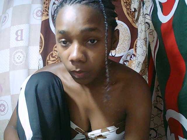 Little-sexy live cam on BongaCams
