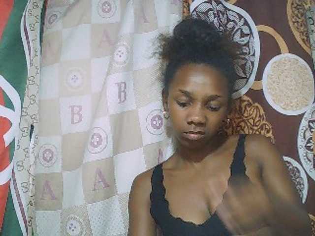 Little-sexy live cam on BongaCams