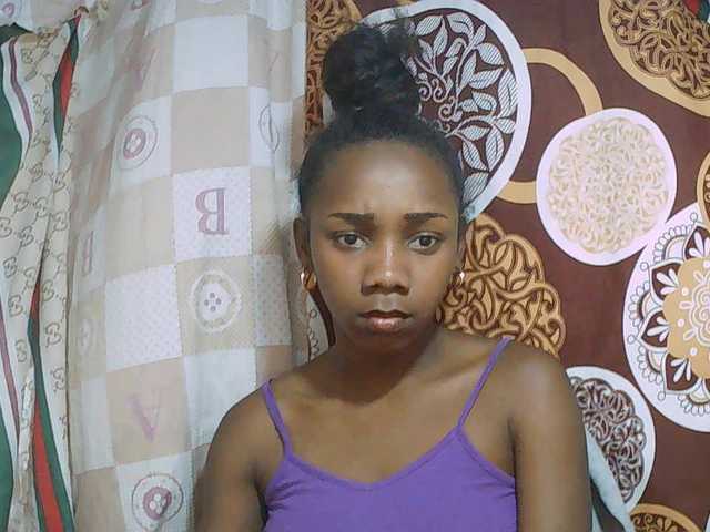 Little-sexy live cam on BongaCams