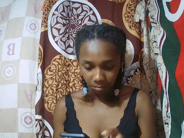 Little-sexy live cam on BongaCams