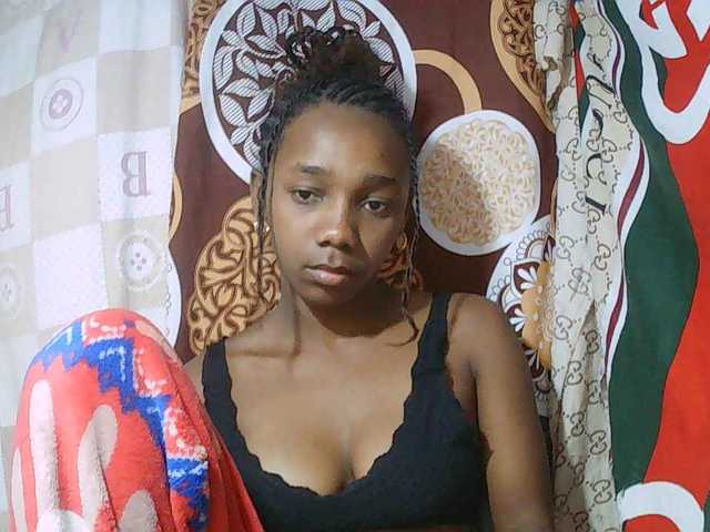 Little-sexy live cam on BongaCams