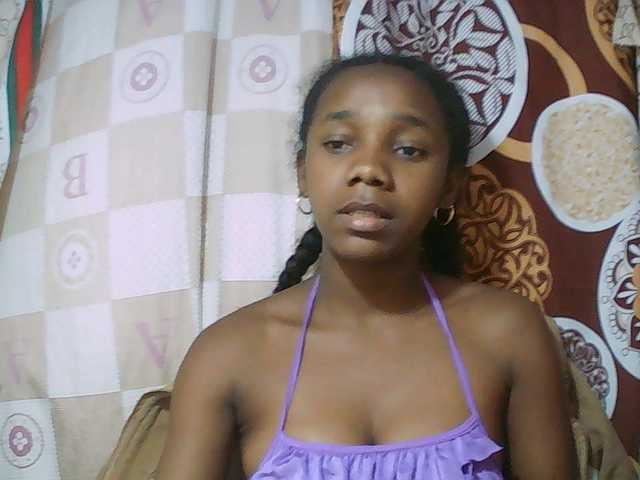Little-sexy live cam on BongaCams