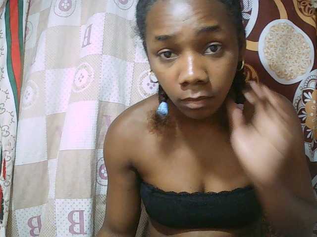 Little-sexy live cam on BongaCams