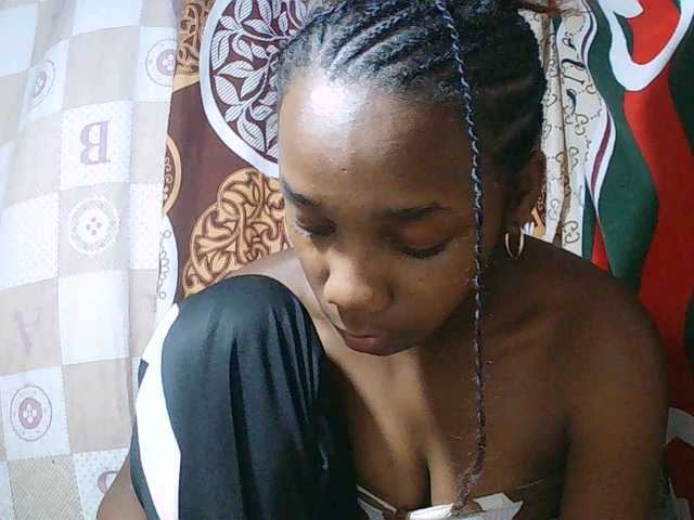 Little-sexy live cam on BongaCams