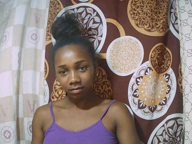 Little-sexy live cam on BongaCams