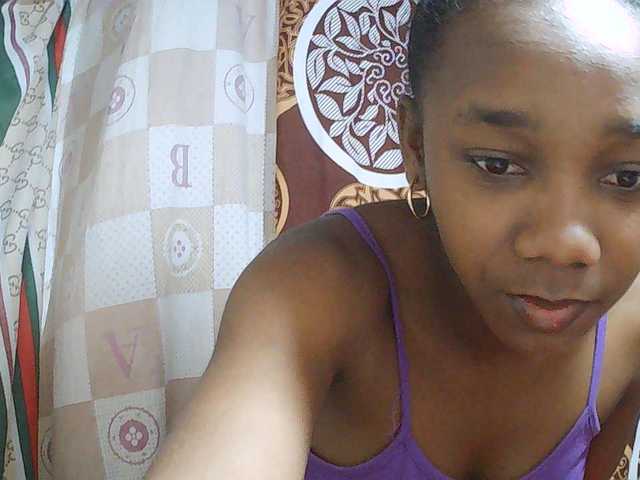 Little-sexy live cam on BongaCams