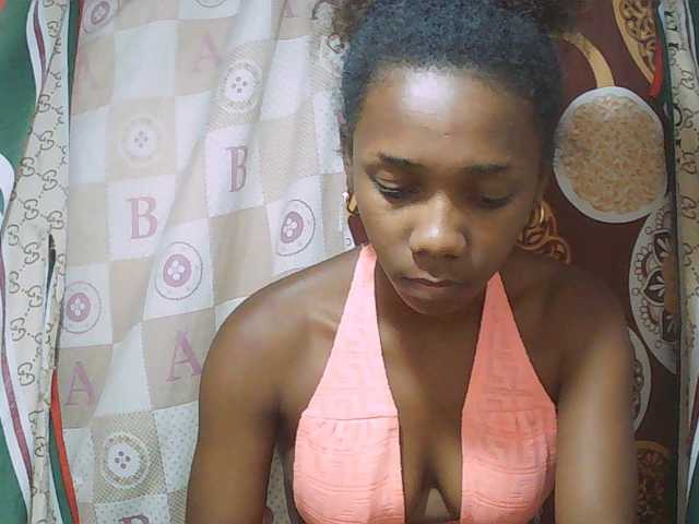 Little-sexy live cam on BongaCams