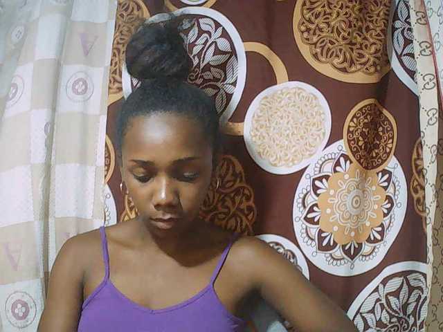 Little-sexy live cam on BongaCams