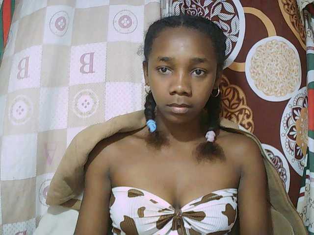 Little-sexy live cam on BongaCams