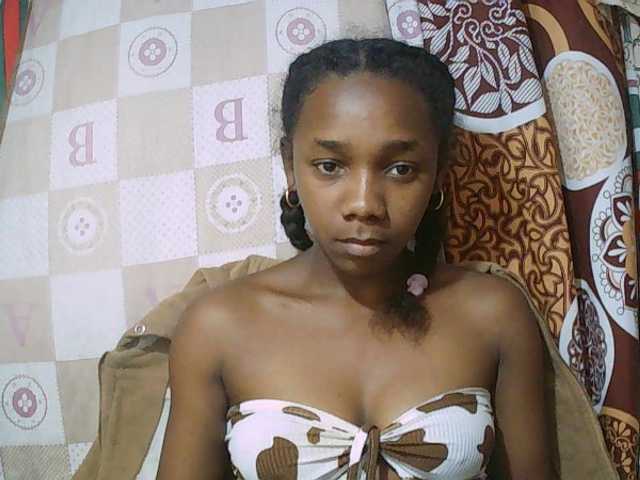 Little-sexy live cam on BongaCams