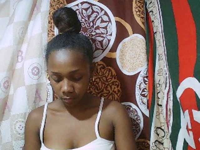 Little-sexy live cam on BongaCams