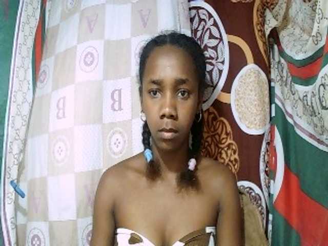 Little-sexy live cam on BongaCams