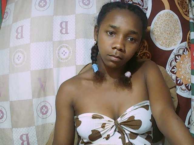 Little-sexy live cam on BongaCams