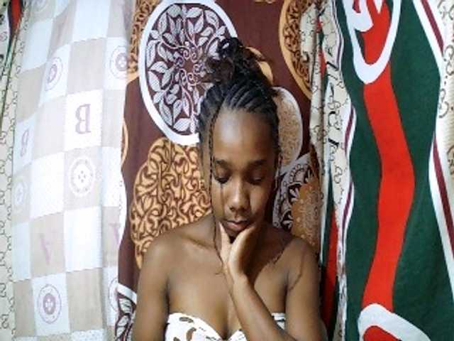 Little-sexy live cam on BongaCams