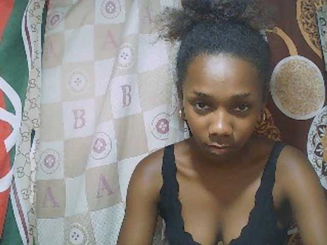 Little-sexy live cam on BongaCams