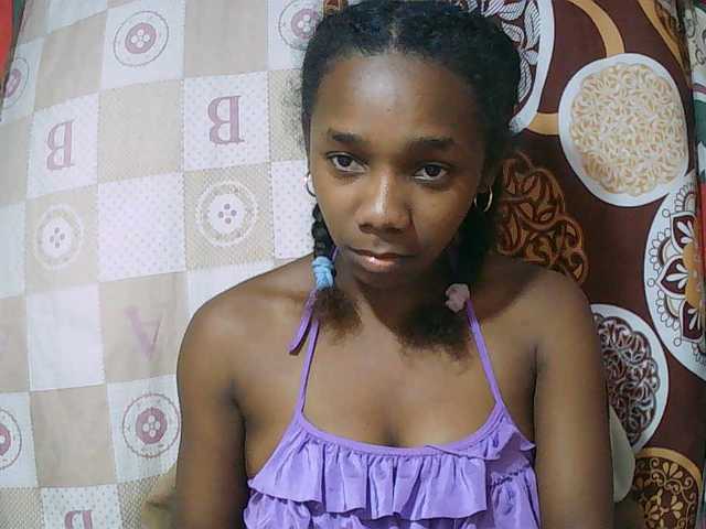 Little-sexy live cam on BongaCams