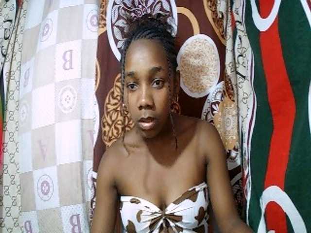 Little-sexy live cam on BongaCams
