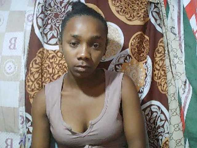 Little-sexy live cam on BongaCams