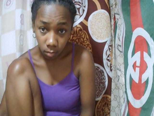 Little-sexy live cam on BongaCams