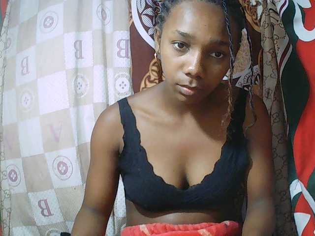 Little-sexy live cam on BongaCams