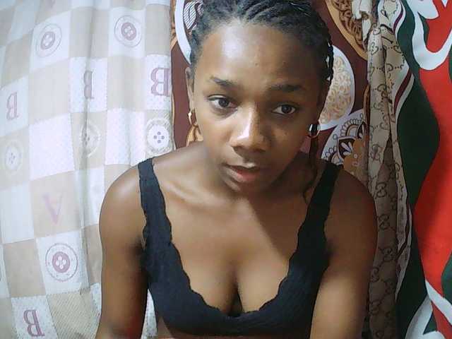Little-sexy live cam on BongaCams