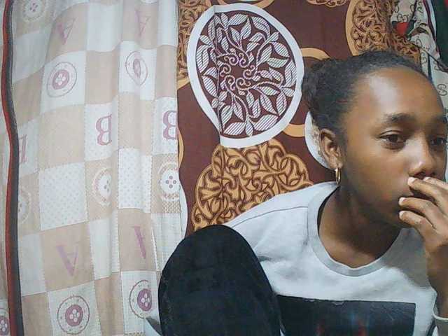 Little-sexy live cam on BongaCams