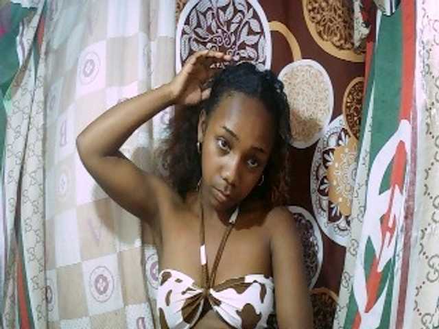 Little-sexy live cam on BongaCams