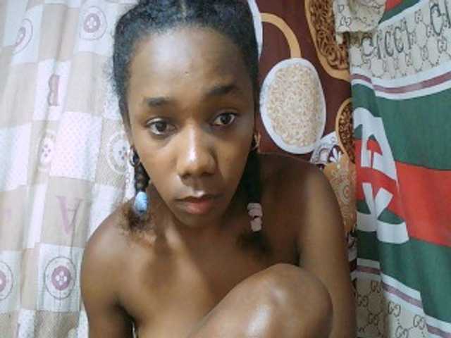 Little-sexy live cam on BongaCams