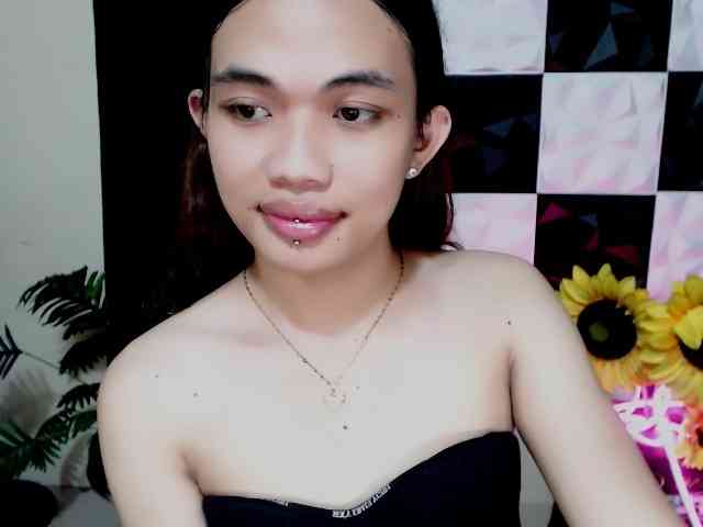 Seductivexxxkhisha's cam show statistics and live stream