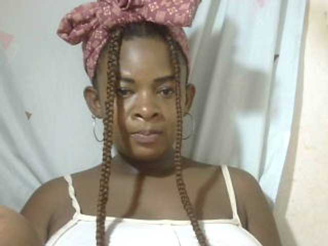 Love-Sexya live cam on BongaCams