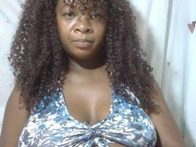 Love-Sexya live cam on BongaCams